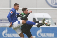 Testspiel FC Schalke 04 -  Preußen Münster
18.01.2020
Foto: S. Sanders

Malick Thiaw, Luca Schnellbacher (Münster)