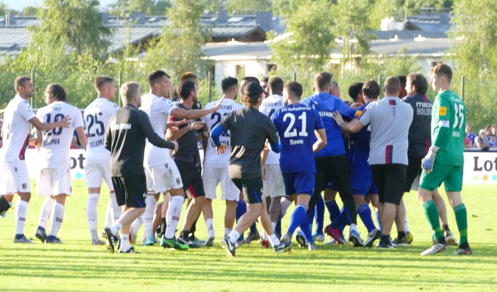 David Wagner: „Es gibt fast kein besseres Teambuilding als in solchen Situationen zusammenzustehen“