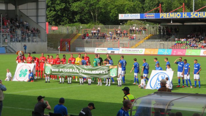 Testspielsieg bei Rot-Weiß Oberhausen: David Wagner feiert gelungenen Einstand auf Schalke dank Matondo und Kutucu
