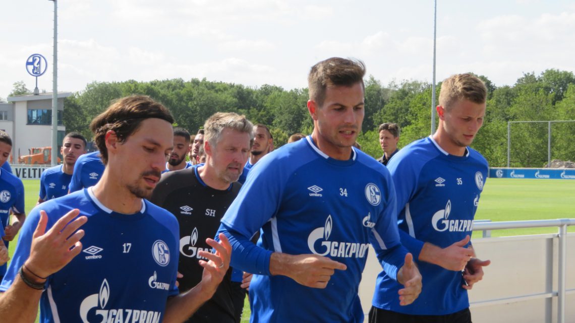 Trainingsauftakt auf Schalke: David Wagner bringt die Profis heftig ins Schwitzen