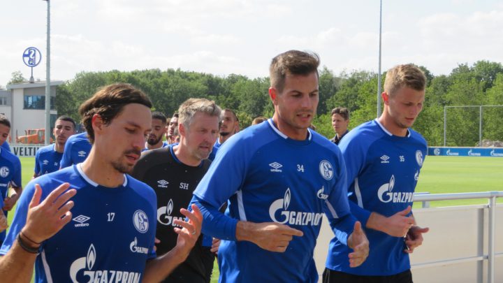 Trainingsauftakt auf Schalke: David Wagner bringt die Profis heftig ins Schwitzen