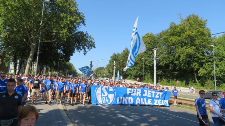 Bremens Innenministerium verbietet Schalke-Fanmarsch