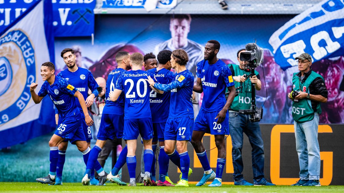 Schalke stürzt den Spitzenreiter aus Leipzig