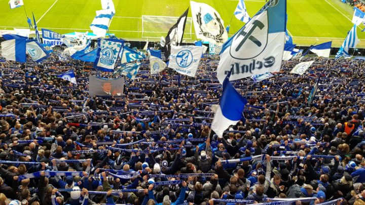 Nur 1:1 gegen Paderborn: Nordkurve auf Schalke verzeiht dem königsblauen Lazarett