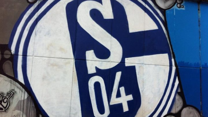 2019: Schalke betreibt Schuldenabbau, macht aber 26,1 Millionen Euro Verlust