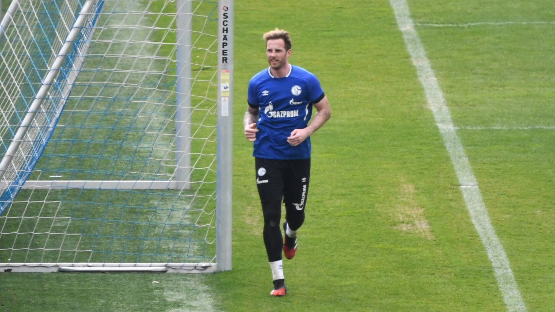 Ralf Fährmann trainiert wieder auf Schalke