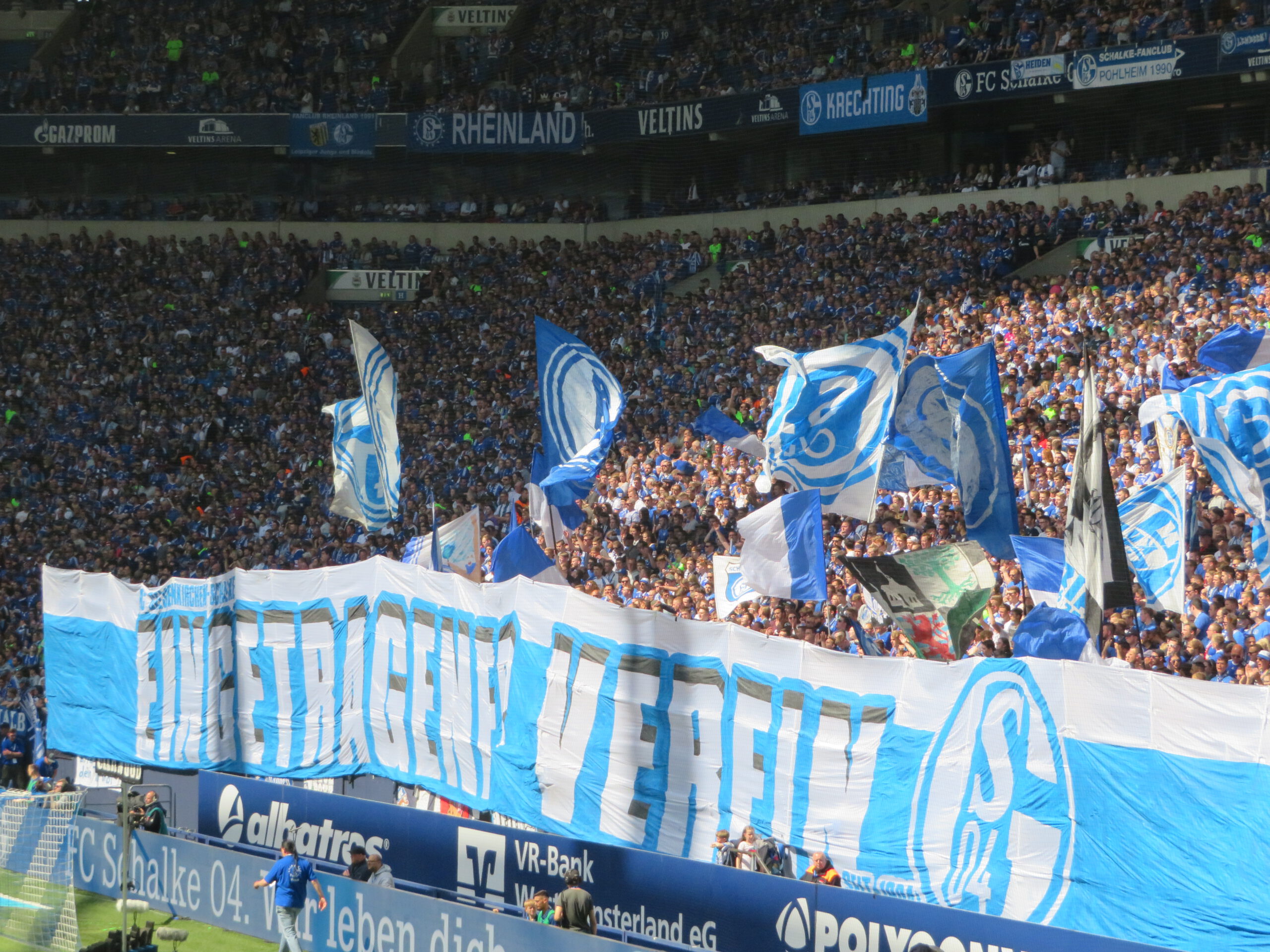 Was würde eine Genossenschaft für Schalke 04 bedeuten?