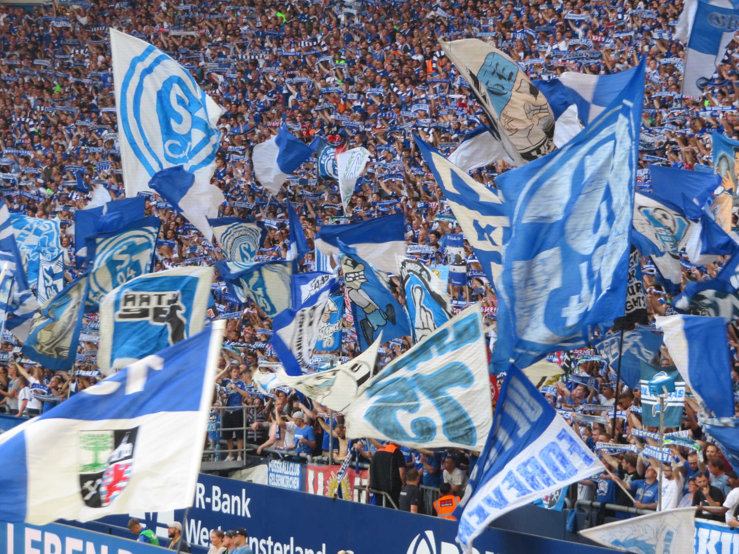 Schalke-Spiel in München wird verschoben