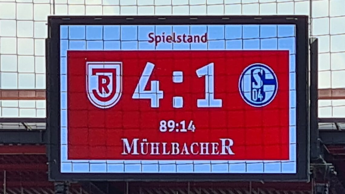 Regensburg – Schalke 4:1: Fans pfeifen erschreckend schwache Schalker aus