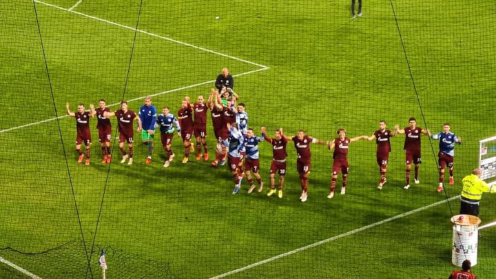 Hansa Rostock – Schalke 04 0:2: Fans feiern Terodde und den dritten Auswärtssieg