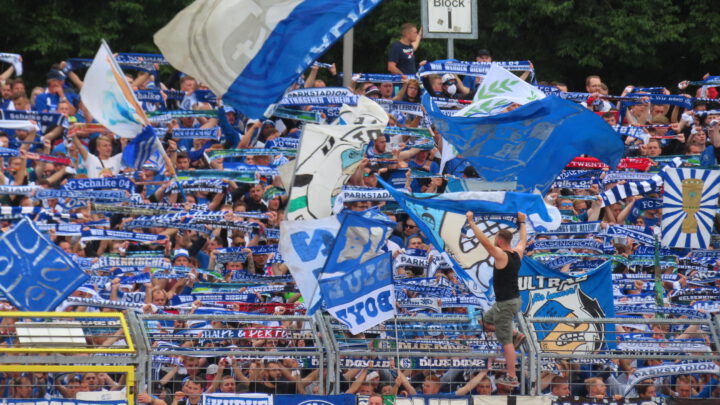 Bremer SV – Schalke 0:5: Schalke ganz cool, Fans heiß wie Frittenfett