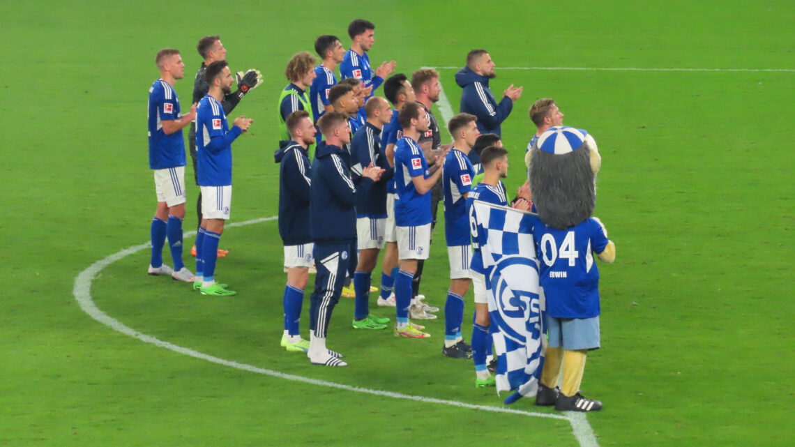 Schalke – Augsburg 2:3: Aufholjagd wird nicht belohnt, nur die Nordkurve tröstet
