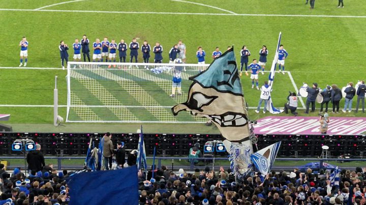 Schalke – Köln 0:0: Schalke erkämpft sich einen Punkt und die Anerkennung der Nordkurve