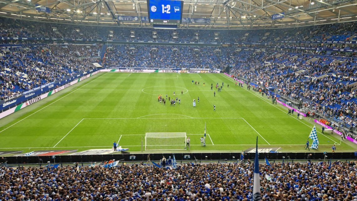 Schalke – Hertha 1:2: Selbst die Nordkurve hat die Schnauze voll