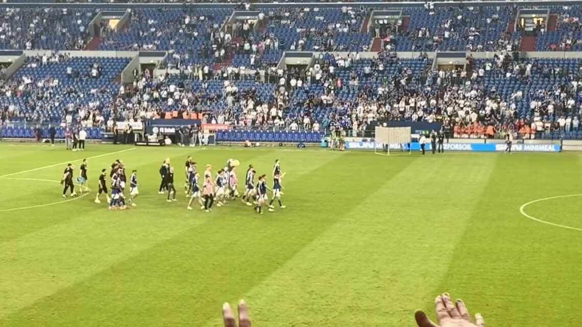 Schalke – Paderborn 0:2: Grottige Leistung lässt Fans vor Wut ausflippen Schalke – Paderborn 0:2: Grottige Leistung lässt Fans vor Wut ausflippen