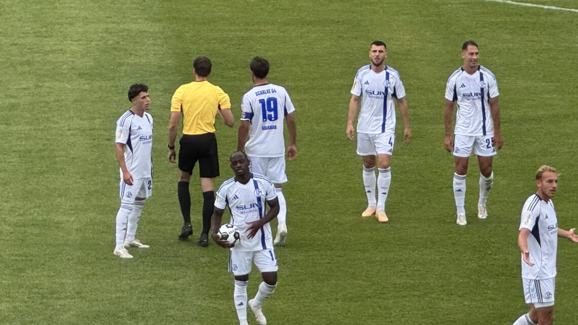Lok Leipzig – Schalke 0:1 n.V.: Mühsamer Schalker Sieg wird von Anfeindungen gegenüber Antwi-Adjei überschattet