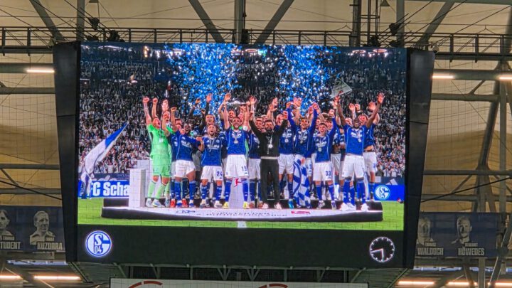 Schalke – Braunschweig 1:0: Furioses Happy-End einer überragenden Saison