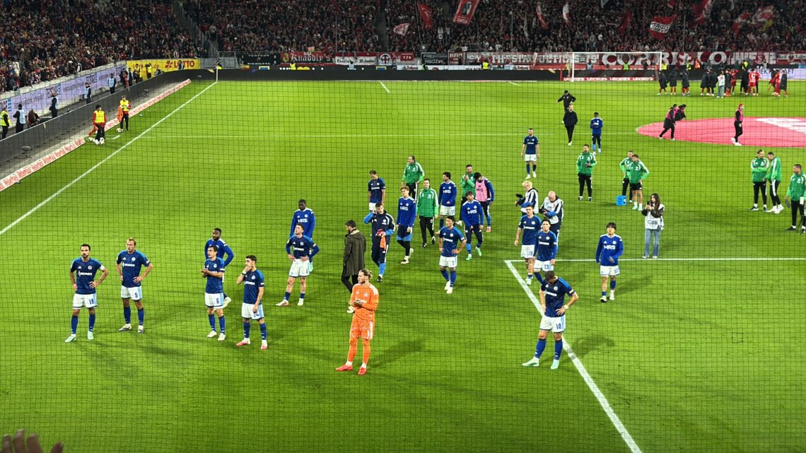 Freiburg – Schalke 2:1: In Überzahl verzockt, trotzdem Applaus